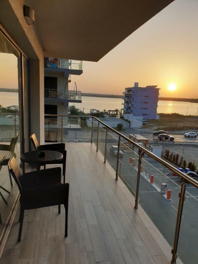 Sea Breeze Apartments Mamaia Nord De Silva Zewnętrze zdjęcie